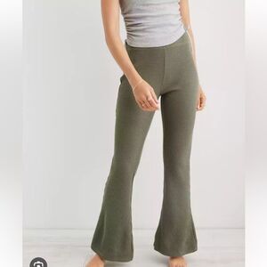 Aerie Green Waffle High Waisted Flare Pull on Pant Size M